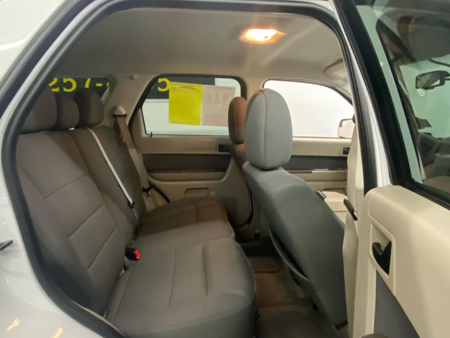 2010 WHITE /tan Ford Escape XLT 4WD (1FMCU9DG3AK) with an 3.0L V6 DOHC 24V engine, 6-Speed Automatic transmission, located at 533 S West End Blvd., Quakertown, PA, 18951, (877) 257-4995, 40.343994, -75.303604 - INCLUDED IN THE SALE PRICE OF EVERY VEHICLE: 48 Hour Money Back Guarantee 6 Month - 6,000 Mile Warranty Brand New PA State Inspection & Emission $10 Oil Changes for the Life of the Loan Complete CARFAX - Photo#5